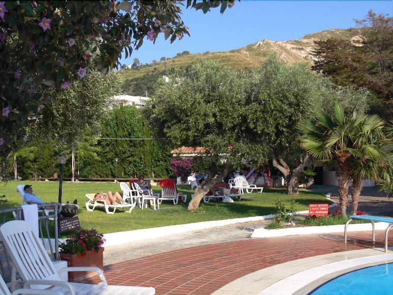 Villaggio La Pizzuta Parghelia Eksteriør billede